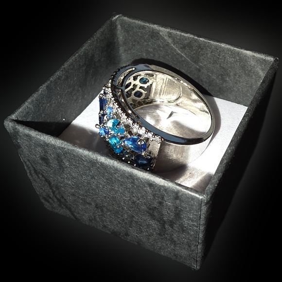 Blue Gemstone Ring - Picture 2 of 6